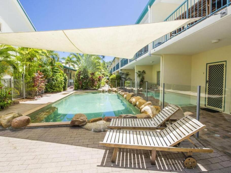 Sails 9 Beachfront Getaway *